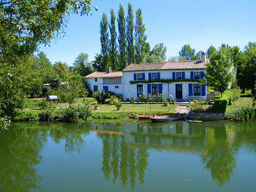 Lovely waters of the Marais Poitevin