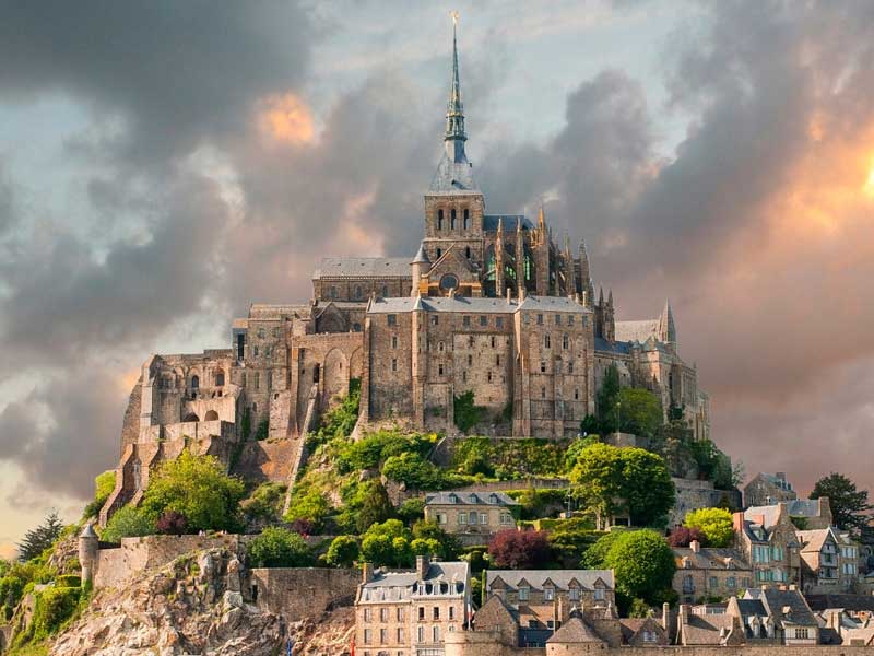 Top attractions in France and secret places close by